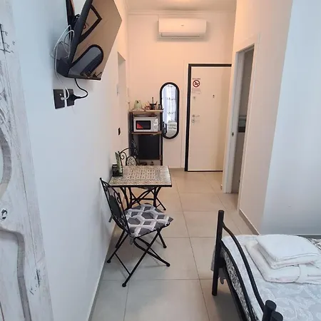 Amici Holidey Stazione Guest house