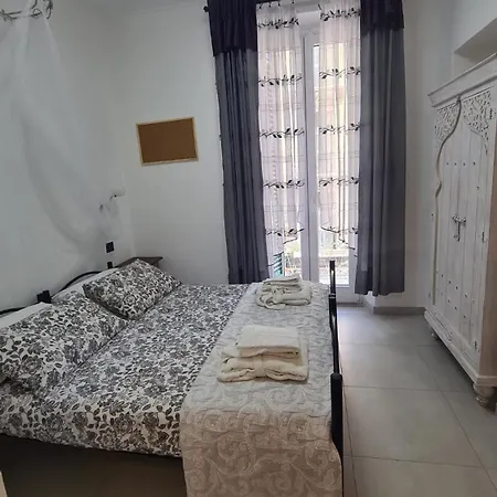 Amici Holidey Stazione Guest house