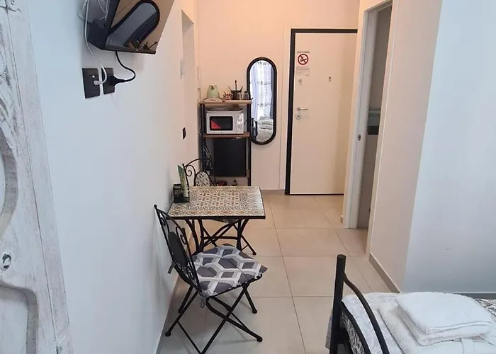 Amici Holidey Stazione Guest house