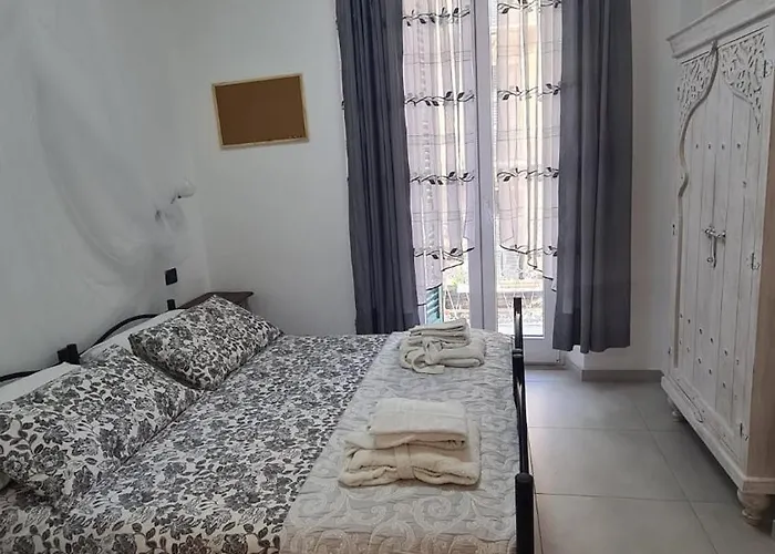 Amici Holidey Stazione Guest house